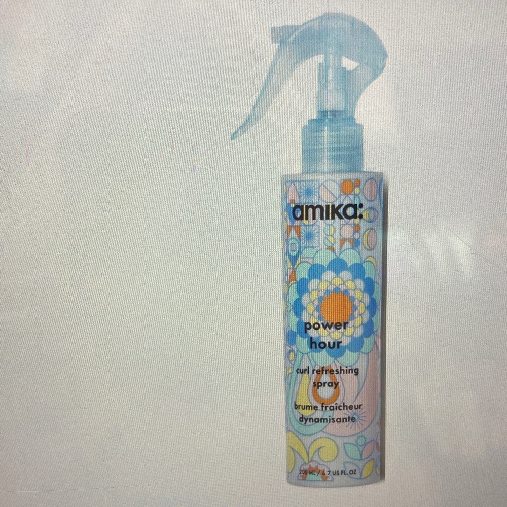 Amika Power Hour Curl Refreshing Spray